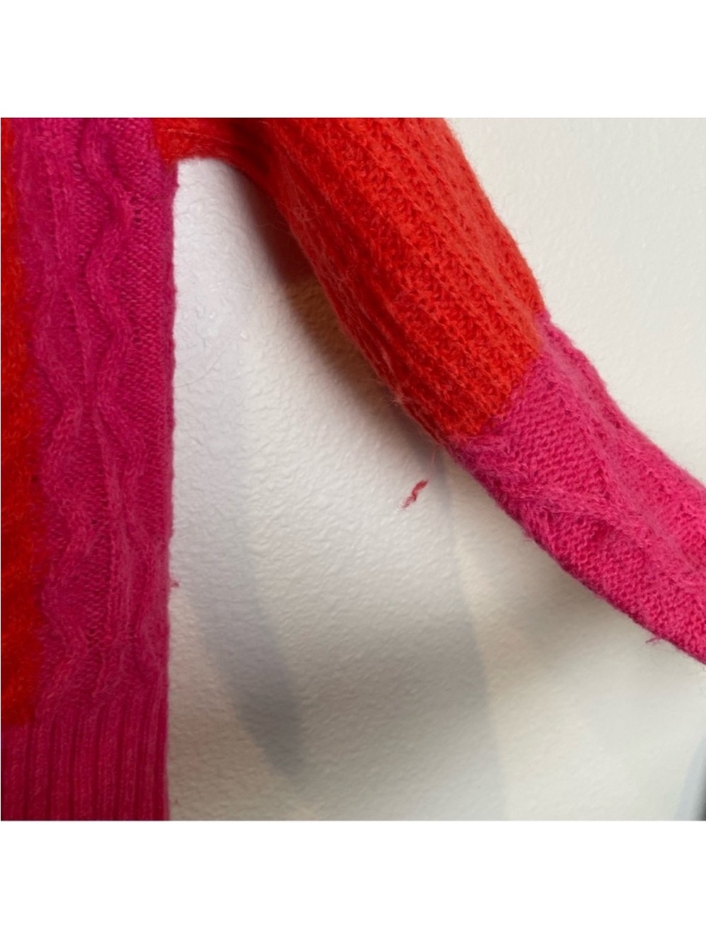FRENCH CONNECTION Madelyn Colorblock Cable Knit Pullover Sweater Sz Medium Pink - Picture 8 of 8